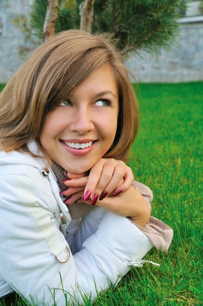 Nice girl on grass — Stock Photo, Image