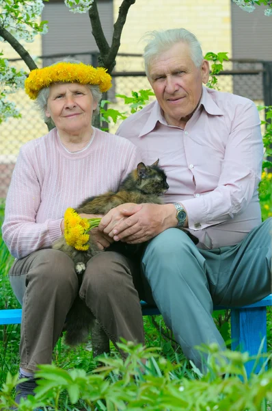 Två ganska äldre folk — Stockfoto