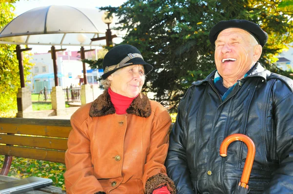 Alter Mann mit alter Frau — Stockfoto