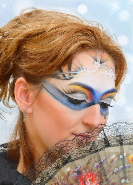 Mulher em máscara de carnaval — Fotografia de Stock