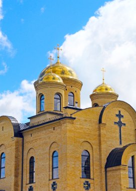 gökyüzü arka plan üzerinde güzel kilise