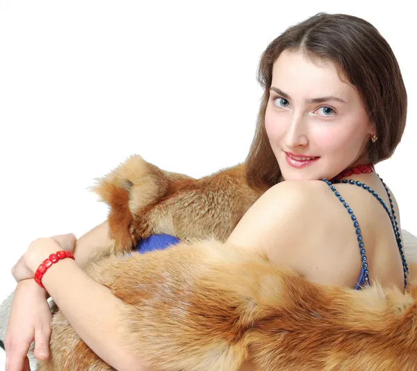 Menina agradável com raposa nos ombros — Fotografia de Stock