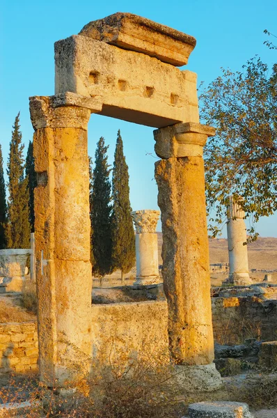Antiken memorial — Stockfoto