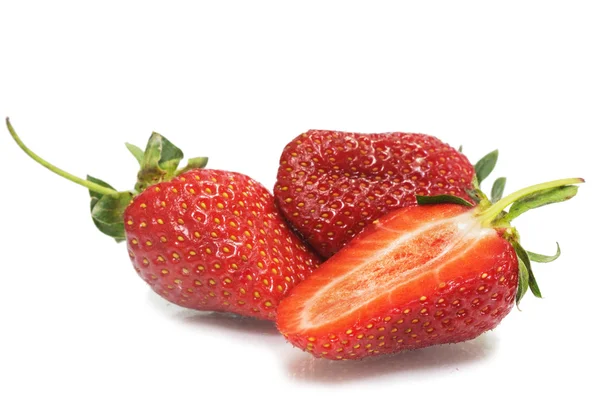Reife rote Erdbeere — Stockfoto