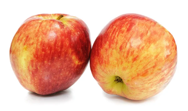 2 熟したリンゴ 1 個 — ストック写真