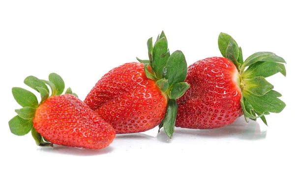 Drei frische Erdbeeren — Stockfoto