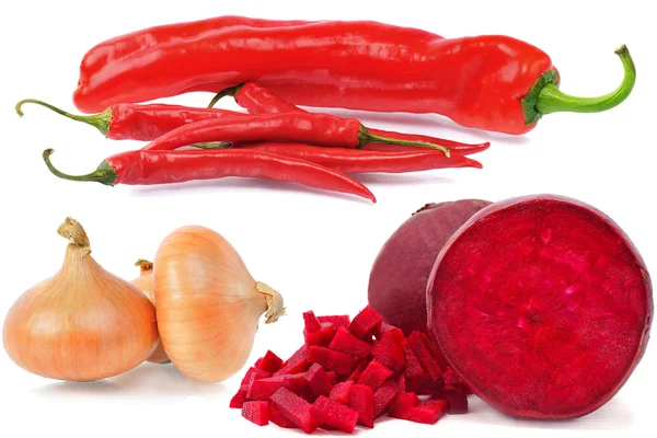 Cebula, chili i plasterki buraki czerwone — Zdjęcie stockowe