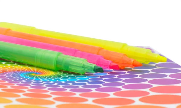 Marcadores e caderno colorido — Fotografia de Stock