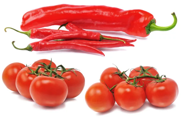 Pomidory i red hot chili peppers — Zdjęcie stockowe