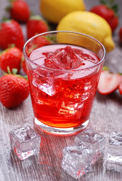 Cocktail de fraise et citron — Photo