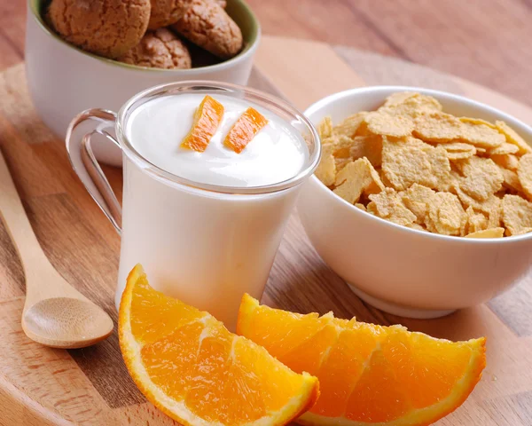 Narancs joghurt — Stock Fotó
