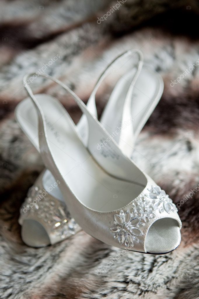 White heels with fur clearance on toe