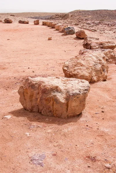 Pietre nel Cratere Mizpe Ramon - Negev deserto — Foto Stock