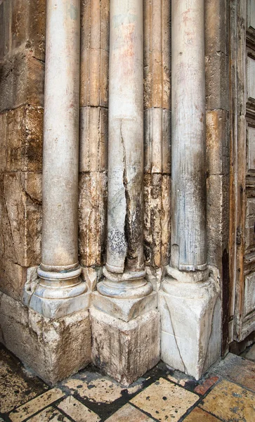 A templomban a feltámadás bemeneti oszlopban — Stock Fotó