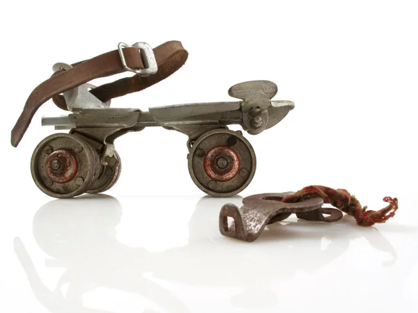 Oldtimer Rollschuh mit Schlüssel — Stockfoto