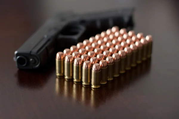 Glock 22 40 卡尔弹药 — 图库照片