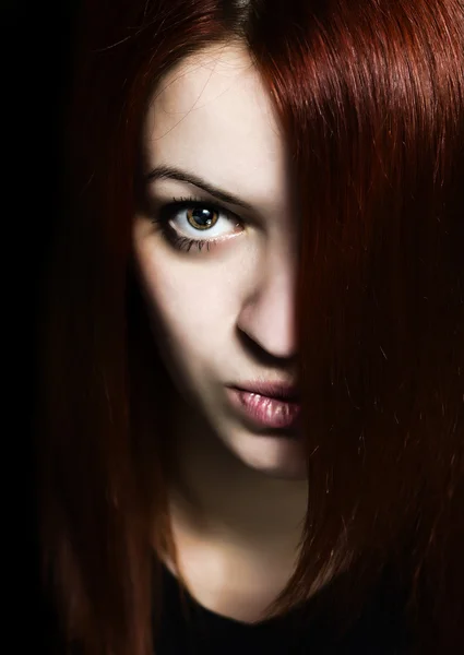 Κορίτσι με κόκκινα μαλλιά Royalty Free Φωτογραφίες Αρχείου