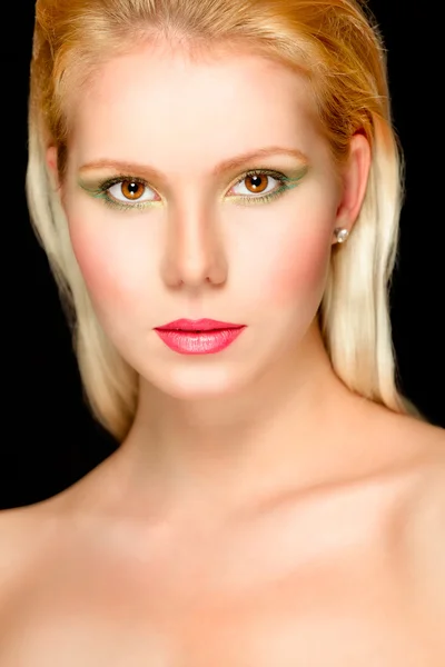 Portret dziewczyny, piękne blond włosy. retuszować — Zdjęcie stockowe
