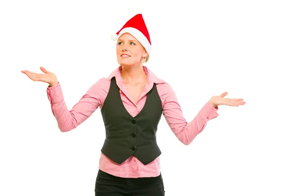 Mosolyogva modern üzleti nő fogása hópelyhek, Santa kalap — Stock Fotó