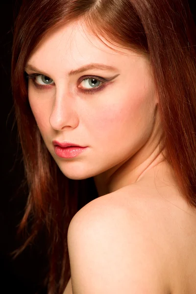 Kızıl saçlı güzel kız portresi — Stok fotoğraf