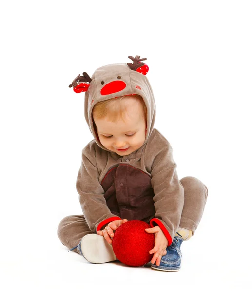 Retrato de bebê adorável com brinquedo de Natal — Fotografia de Stock
