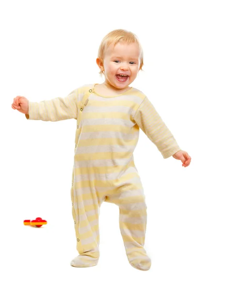 Adorável bebê se divertindo no fundo branco — Fotografia de Stock