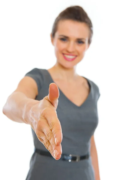 Donna d'affari streching mano per stretta di mano — Foto Stock