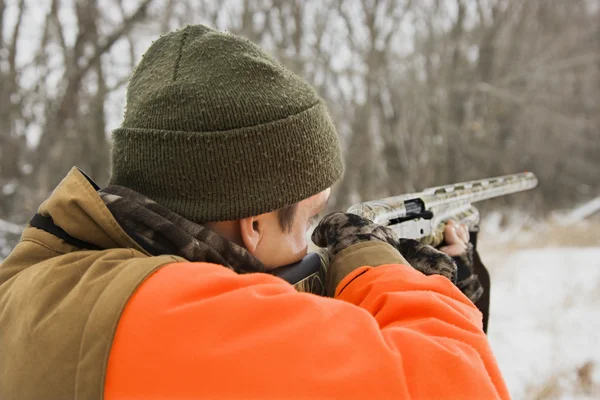Man aiming shotgun. — Stock Photo, Image