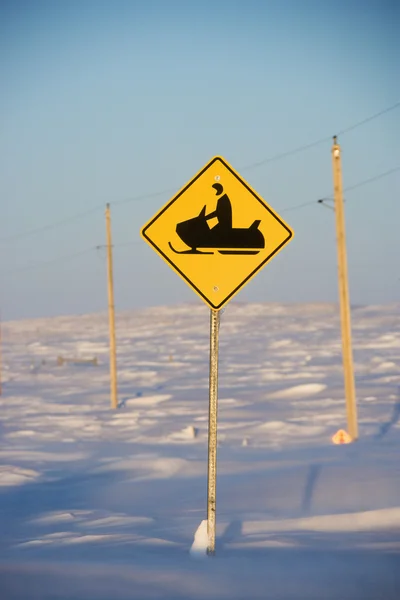 Señal de cruce de moto de nieve . — Foto de Stock