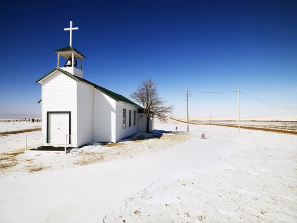 Igreja branca pequena . — Fotografia de Stock