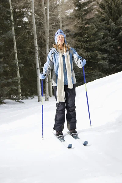 Esquiador feminino . — Fotografia de Stock