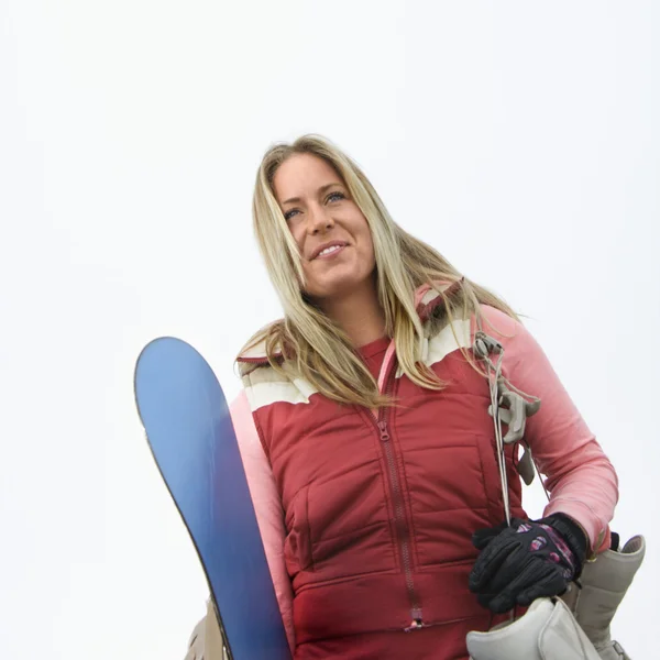 Kvinna med snowboard. — Stockfoto