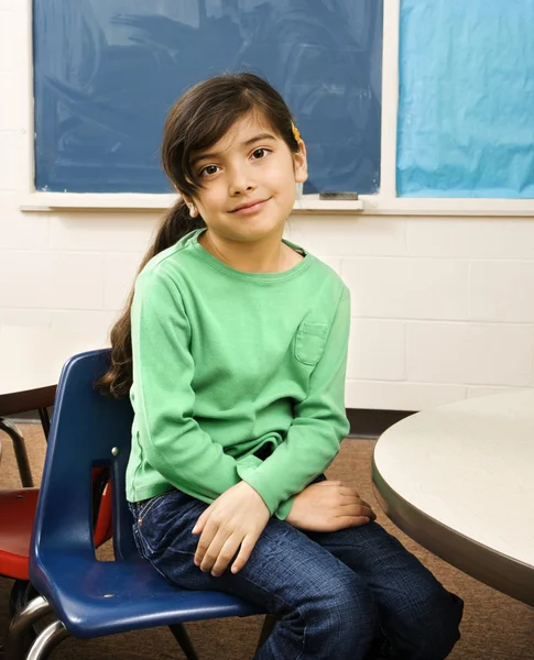 Menina em sala de aula — Fotografia de Stock
