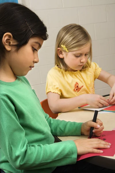 Two Girls in Art Class — Stock Photo, Image