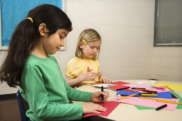 Two Girls in Art Class — Stock Photo, Image