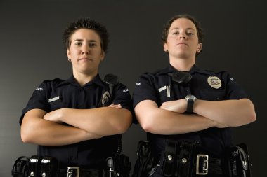 iki policewomen.