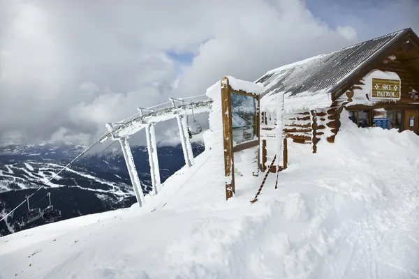 Ski patrull office — Stockfoto