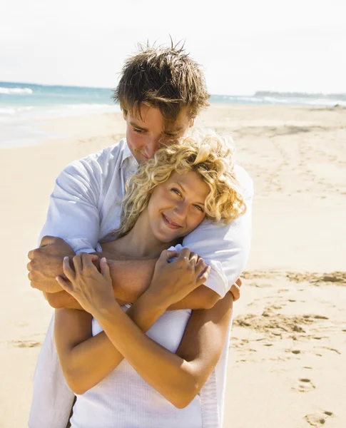 Couple sur la plage. — Photo