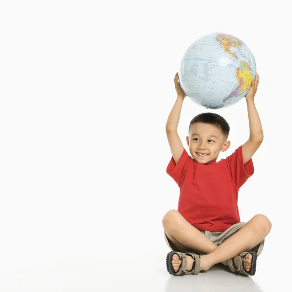 Niño holding globo . —  Fotos de Stock