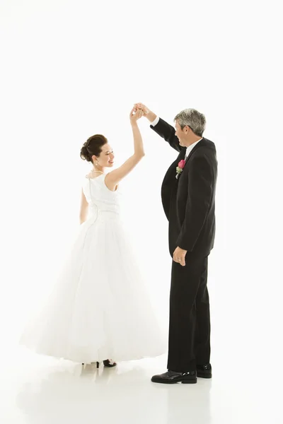 Bride and groom dancing. — Stock Photo, Image