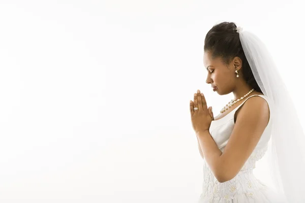 Modlí nevěsta. — Stock fotografie