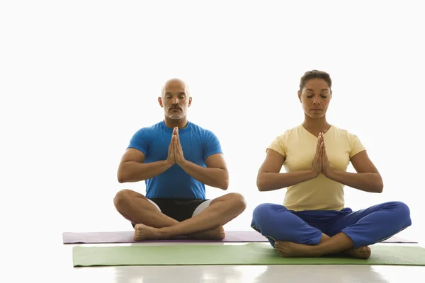 Deux yoga pratiquant . — Photo