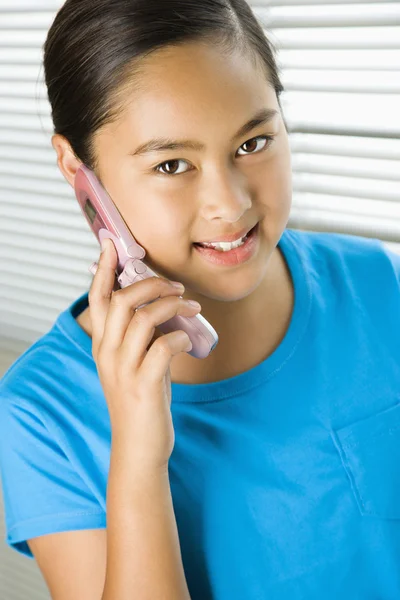 Girl on cell phone. — Stock Photo, Image