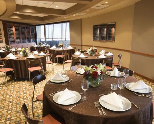 Empty restaurant dining room. — Stock Photo, Image