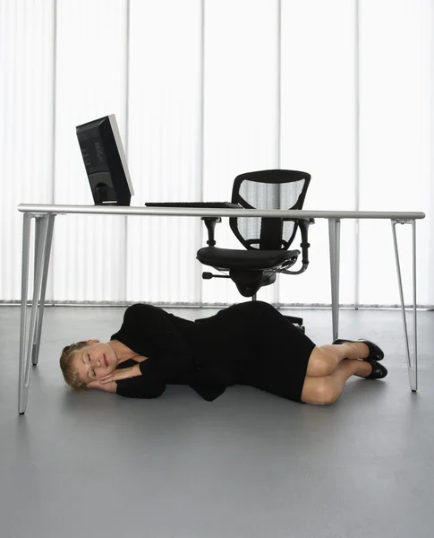 Businesswoman napping. — Stock Photo, Image