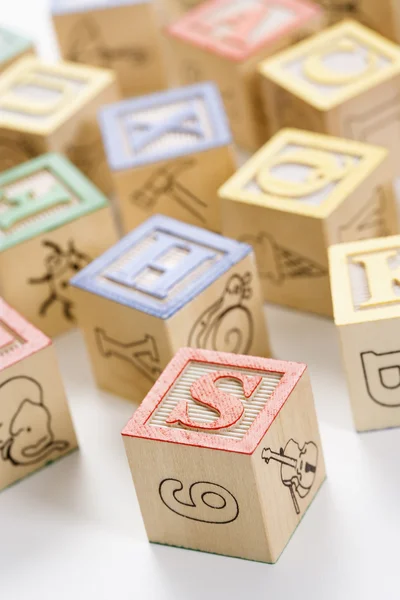 Bloques de juguete del alfabeto . —  Fotos de Stock