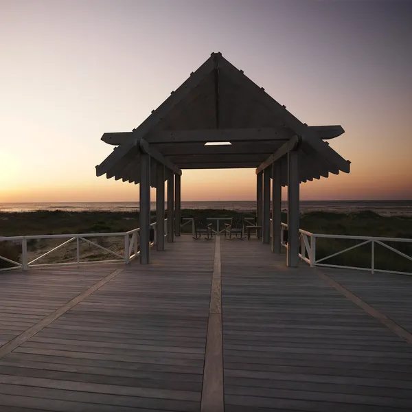 Gazebo na costa . — Fotografia de Stock