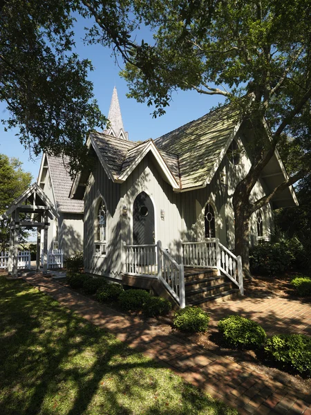 Chapel in trees. — Stock Photo, Image