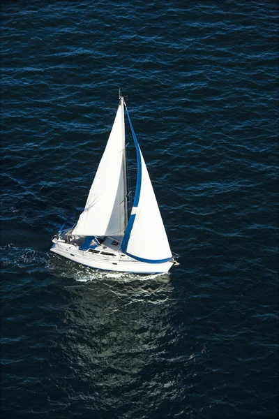 Sailboat sailing. — Stock Photo, Image