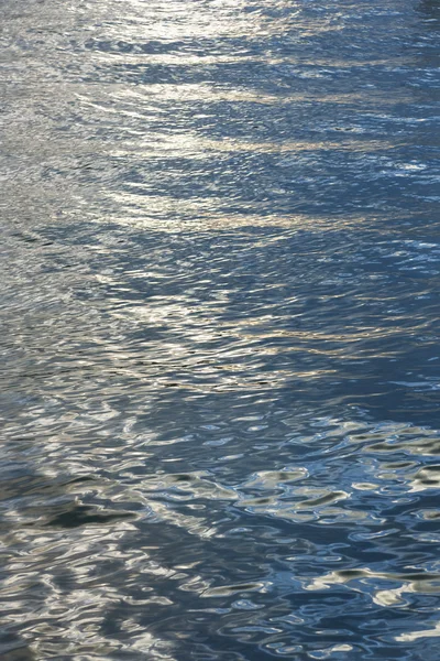Хвиль на воді . — стокове фото